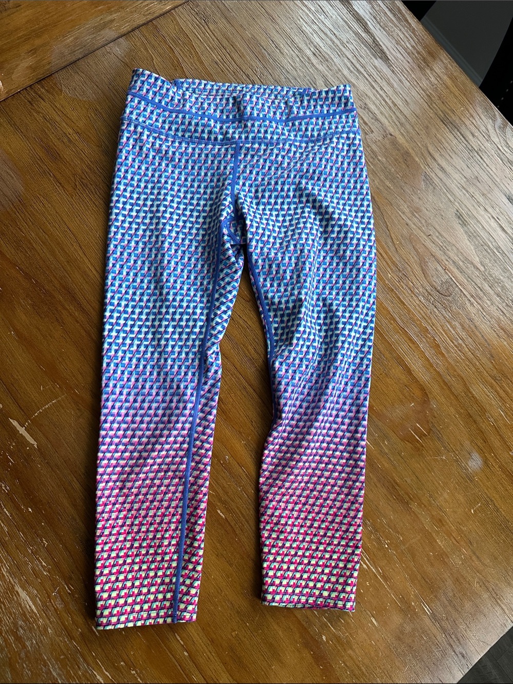 Athleta women’s Pink & Blue Gradient Cropped Leggings